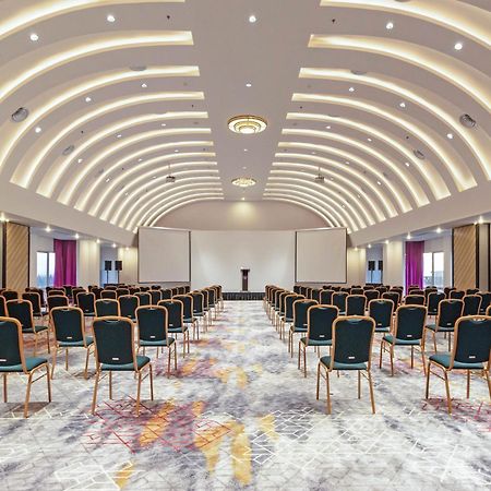Mercure Pontianak City Center Exterior photo