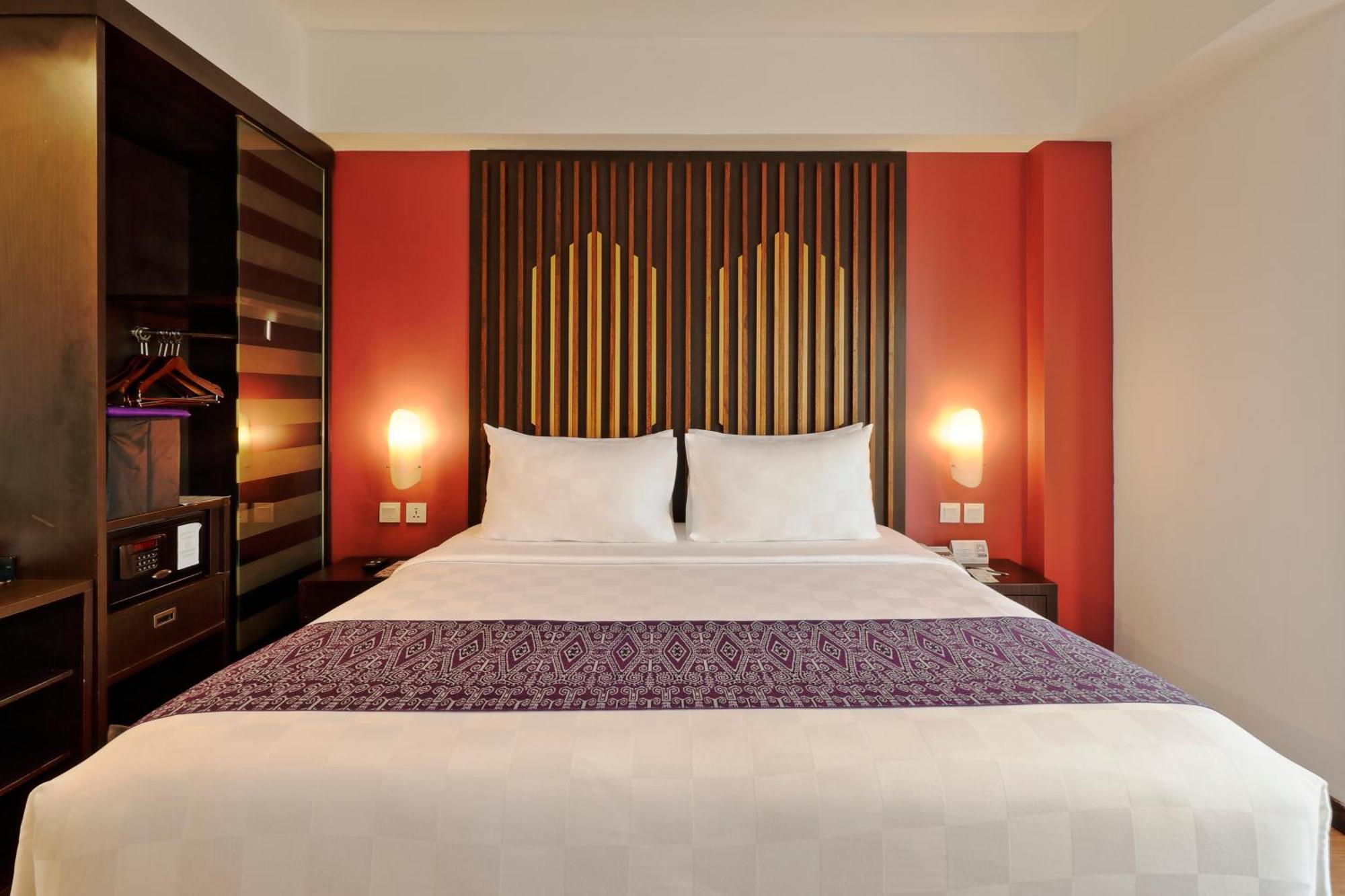 Mercure Pontianak City Center Exterior photo